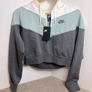 Nike sportswear heritage women’s 1/2 zip top M